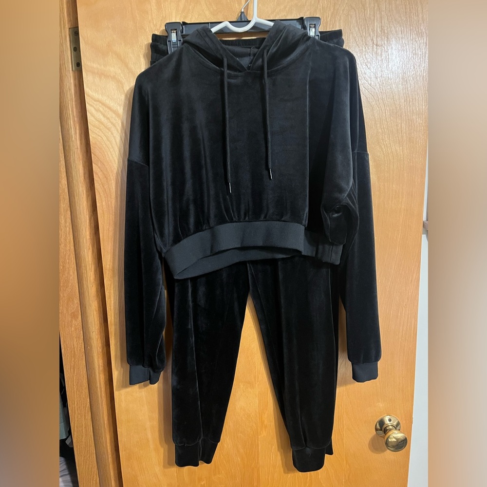 Black Velour cropped Hoodie and Jogger Set BBJ Los Angeles medium